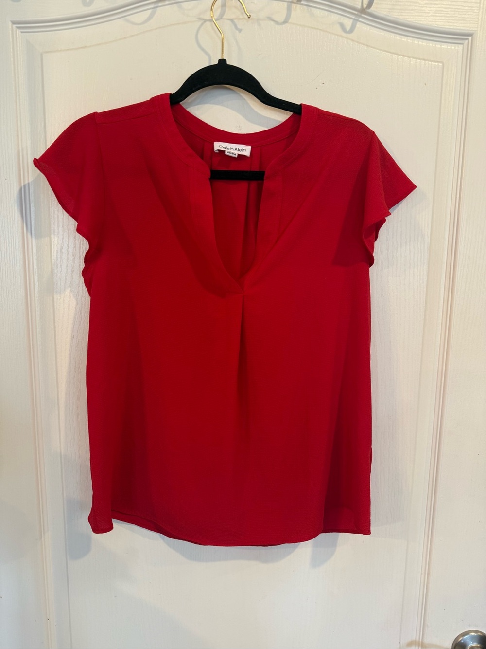Calvin Klein red crepe V-neck pleated short cap sleeve blouse office work medium